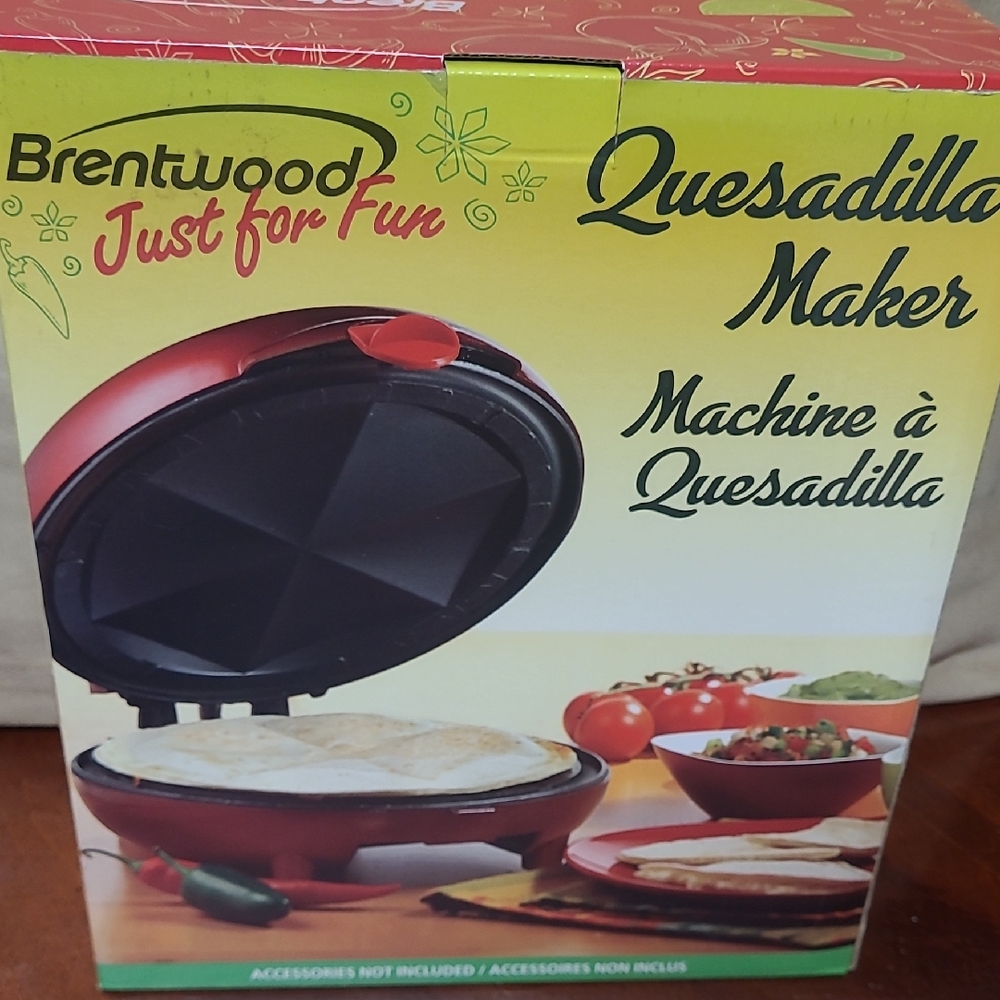 Brentwood Red Quesadilla Maker